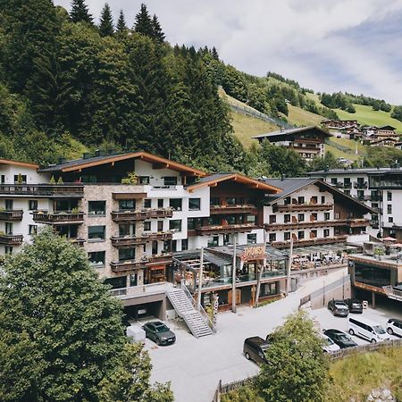 Thomsn Central Hotel & Appartements Saalbach-Hinterglemm Eksteriør bilde