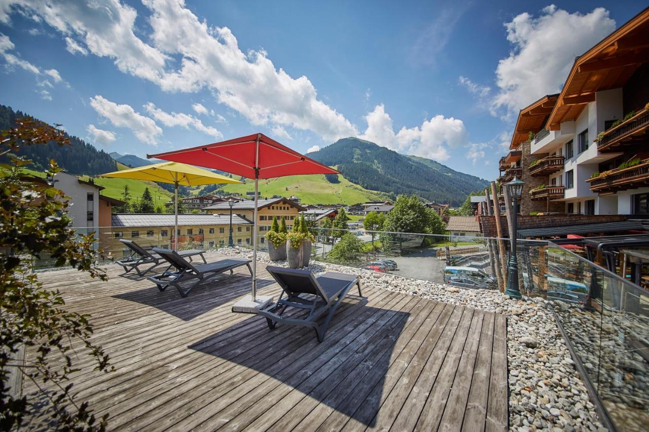 Thomsn Central Hotel & Appartements Saalbach-Hinterglemm Eksteriør bilde