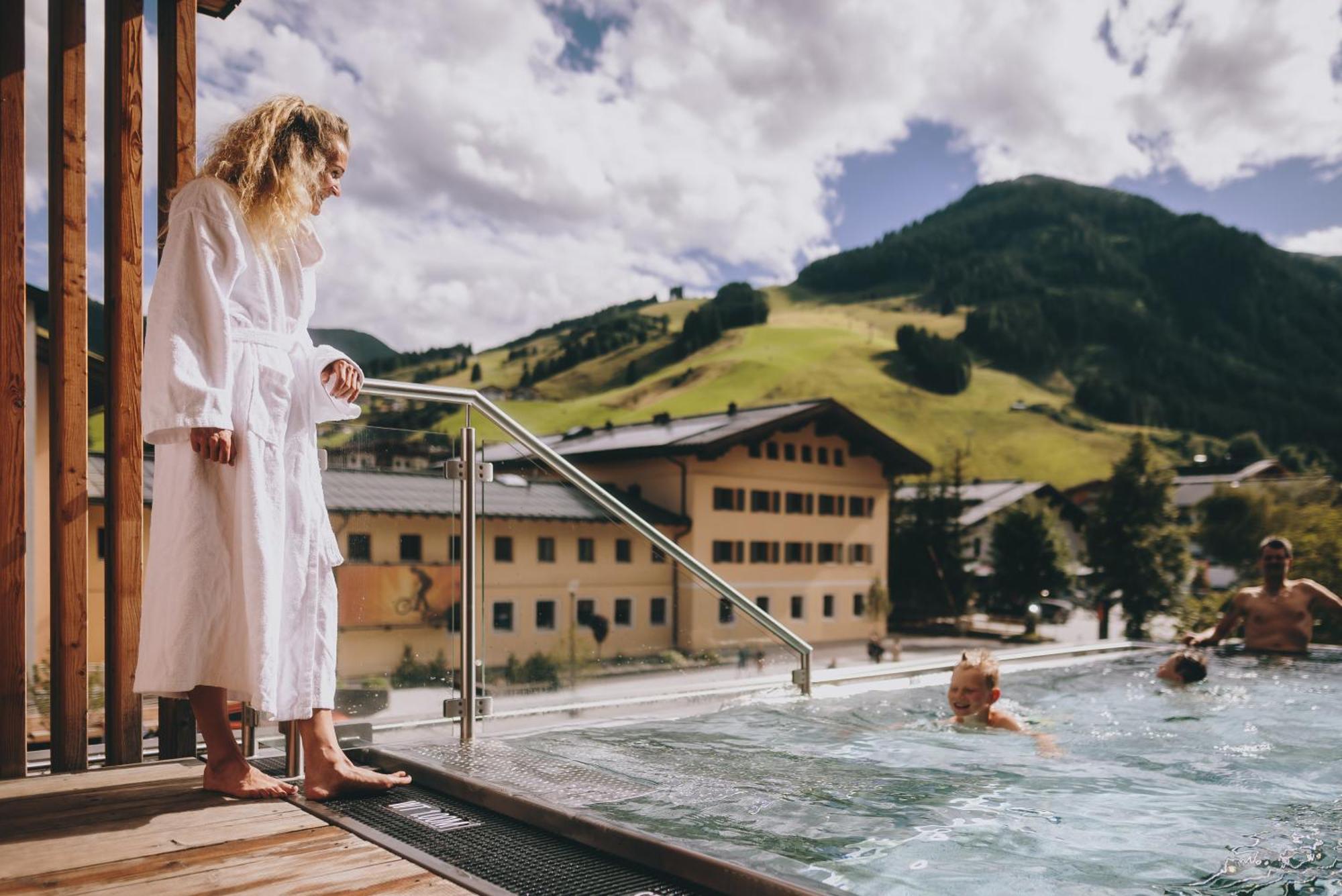 Thomsn Central Hotel & Appartements Saalbach-Hinterglemm Eksteriør bilde